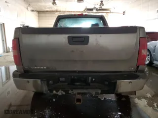 2007 Chevrolet Silverado 2500HD LT w/1LT with VIN 1GCHK23687F502335, listed as a Copart auction lot 44329575 with 258,570 mi miles and Clean Title. Bid and sale history available at carsss.com. Image 6.