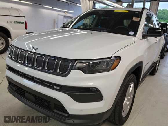 2022 Jeep Compass Latitude with VIN 3C4NJDBB1NT205930, listed as a IAAI auction lot 42801149 with 11,098 mi miles and . Bid and sale history available at DreamBid. Image 6.