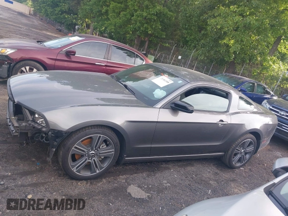2013 Ford Mustang V6 z VIN 1ZVBP8AM7D5279716, wystawiony jako IAAI lot #42181208 z przebiegiem 83 111 mil mil oraz . Historia ofert i sprzedaży dostępna na DreamBid. Obrazek 15.