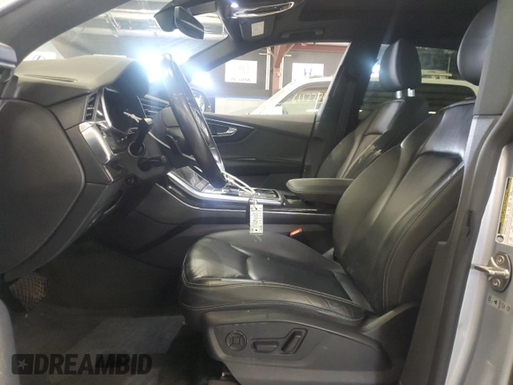 2019 Audi Q8 Premium z VIN WA1AVAF12KD030389, wystawiony jako Copart lot #60860675 z przebiegiem 118 306 mil mil oraz Czysty tytuł • Clean title. Historia ofert i sprzedaży dostępna na DreamBid. Obrazek 7.