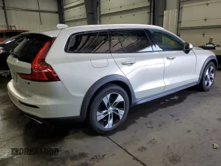 2020 Volvo V60 z VIN YV4102WK3L1037371, wystawiony jako Copart lot #54586775 z przebiegiem 67 467 mil mil oraz Szkoda całkowita • Salvage title. Historia ofert i sprzedaży dostępna na DreamBid. Obrazek 3.