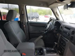 2007 Jeep Commander Sport with VIN 1J8HH48K47C535035, listed as a IAAI auction lot 42047802 with 165,538 mi miles and . Bid and sale history available at DreamBid. Image 5.
