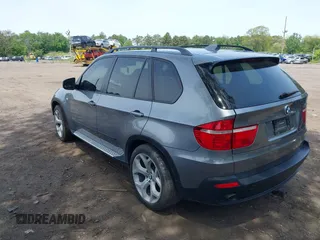 2007 BMW X5 3.0si z VIN 5UXFE43577L016195, wystawiony jako IAAI lot #42323000 z przebiegiem 88 318 mil mil oraz . Historia ofert i sprzedaży dostępna na DreamBid. Obrazek 3.