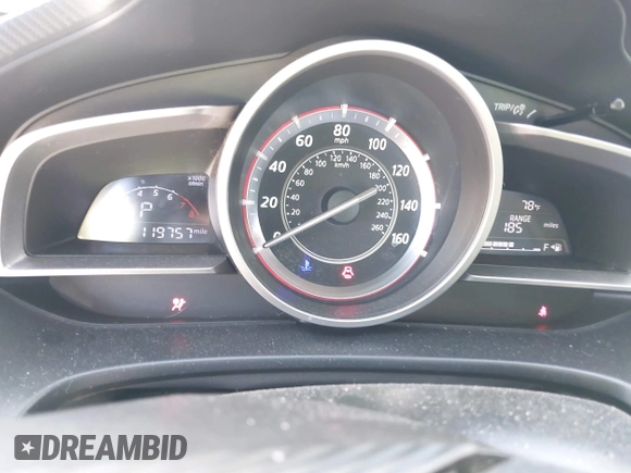 2015 Mazda 3 i Sport z VIN 3MZBM1U70FM163518, wystawiony jako IAAI lot #42127540 z przebiegiem 119 757 mil mil oraz . Historia ofert i sprzedaży dostępna na DreamBid. Obrazek 7.