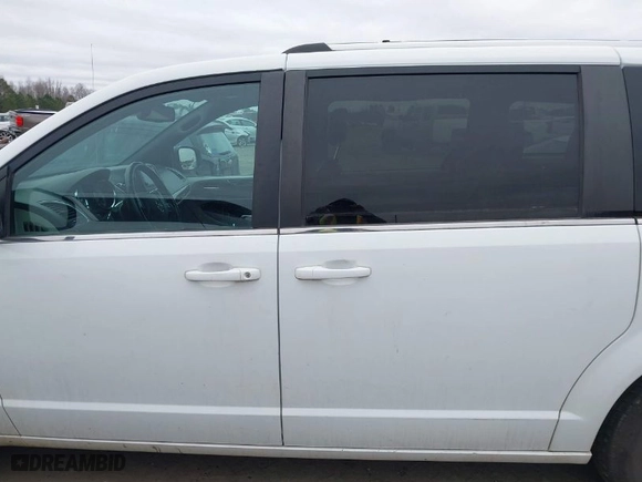 2018 Dodge Grand Caravan SXT with VIN 2C4RDGCG1JR299843, listed as a IAAI auction lot 41510261 with 224,777 mi miles. Bid and sale history available at carsss.com. Image 14.