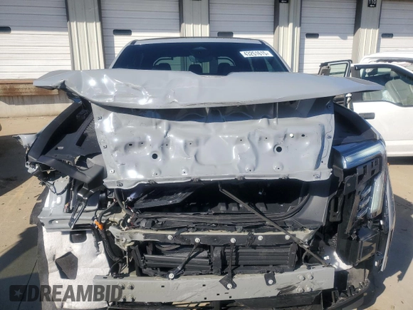2024 GMC Sierra 1500 with VIN 1GT401EL5RU401222, listed as a Copart auction lot 43251615 with 8,806 mi miles and Salvage Title. Bid and sale history available at DreamBid. Image 5.