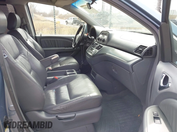 2006 Honda Odyssey EX-L with VIN 5FNRL38736B000599, listed as a IAAI auction lot 41862050 with 225,164 mi miles. Bid and sale history available at carsss.com. Image 5.
