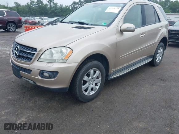2007 Mercedes-Benz M 320 CDI z VIN 4JGBB22E57A247165, wystawiony jako IAAI lot #42526731 z przebiegiem 237 738 mil mil oraz . Historia ofert i sprzedaży dostępna na DreamBid. Obrazek 2.