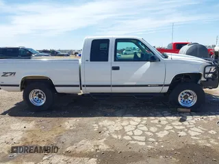 1998 Chevrolet Silverado 1500 with VIN 1GCEK19R0WR134874, listed as a IAAI auction lot 42062143 with 162,211 mi miles and . Bid and sale history available at DreamBid. Image 13.