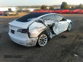 2023 Tesla Model 3 z VIN 5YJ3E1EA3PF449187, wystawiony jako IAAI lot #40320939 z przebiegiem Nie podano mil oraz . Historia ofert i sprzedaży dostępna na DreamBid. Obrazek 3.