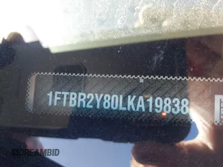 2020 Ford Transit Cargo z VIN 1FTBR2Y80LKA19838, wystawiony jako IAAI lot #41648913 z przebiegiem 60 789 mil mil oraz . Historia ofert i sprzedaży dostępna na DreamBid. Obrazek 8.