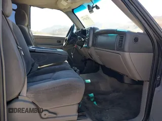 2006 Chevrolet Tahoe LS with VIN 1GNEC13V06R122296, listed as a IAAI auction lot 42712974 with 208,701 mi miles and . Bid and sale history available at DreamBid. Image 5.
