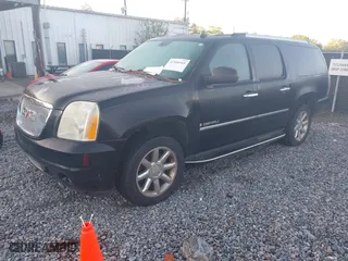 2009 GMC Yukon XL Denali with VIN 1GKFK06269R221158, listed as a IAAI auction lot 41988968 with 270,859 mi miles. Bid and sale history available at carsss.com. Image 2.