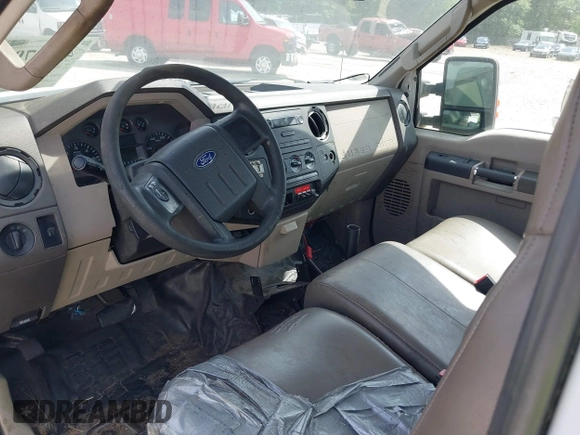 2008 Ford F-350 with VIN 1FDSF30568EB85539, listed as a IAAI auction lot 42207045 with 307,671 mi miles and . Bid and sale history available at DreamBid. Image 8.