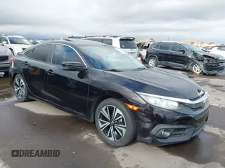2018 Honda Civic EX-T z VIN 19XFC1F35JE200003, wystawiony jako IAAI lot #42393392 z przebiegiem 90 337 mil mil oraz . Historia ofert i sprzedaży dostępna na DreamBid. Obrazek 1.