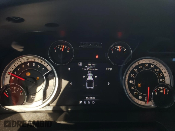 2017 Ram 1500 Lone Star z VIN 3C6RR6LTXHG790413, wystawiony jako Copart lot #42184775 z przebiegiem 44 738 mil mil oraz Szkoda całkowita • Salvage title. Historia ofert i sprzedaży dostępna na DreamBid. Obrazek 9.