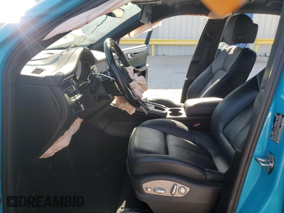 2019 Porsche Macan S with VIN WP1AB2A51KLB34262, listed as a Copart auction lot 60446025 with 87,324 mi miles and Salvage title. Bid and sale history available at DreamBid. Image 7.