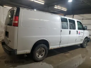 2006 GMC Savana Cargo Van with VIN 1GTGG29V261128876, listed as a Copart auction lot 44352625 with 230,977 mi miles and Salvage Title. Bid and sale history available at carsss.com. Image 3.