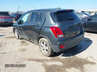 2020 Chevrolet Trax LS z VIN 3GNCJKSB4LL231860, wystawiony jako IAAI lot #42236291 z przebiegiem Nie podano mil oraz . Historia ofert i sprzedaży dostępna na DreamBid. Obrazek 3.