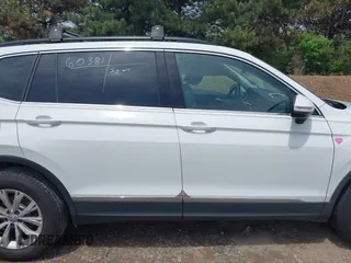 2018 Volkswagen Tiguan SEL с VIN 3VV3B7AX8JM044789, выставлен на аукционе IAAI как лот 42165937 с пробегом 98 463 миль миль и . История ставок и продаж доступна на DreamBid. Изображение 14.