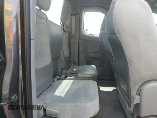 2011 Toyota Tacoma z VIN 5TFTX4GN1BX004490, wystawiony jako Copart lot #59059015 z przebiegiem 171 268 mil mil oraz Szkoda całkowita • Salvage title. Historia ofert i sprzedaży dostępna na DreamBid. Obrazek 10.