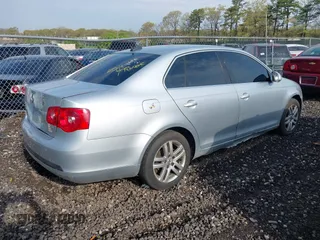 2006 Volkswagen Jetta 2.5L с VIN 3VWSG71K46M633522, выставлен на аукционе IAAI как лот 42175391 с пробегом Не указан миль и . История ставок и продаж доступна на DreamBid. Изображение 4.