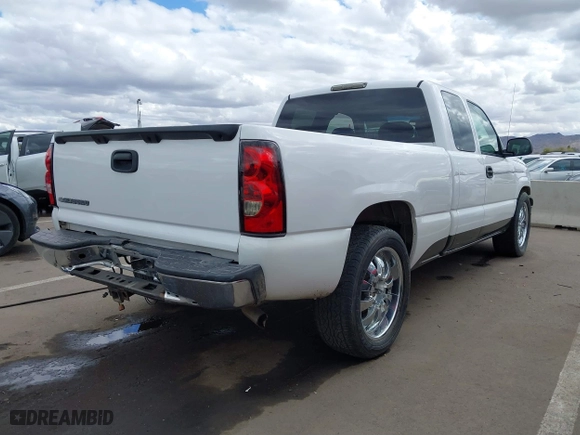 2006 Chevrolet Silverado 1500 LT1 with VIN 2GCEC19V861124371, listed as a IAAI auction lot 41776154 with 222,653 mi miles. Bid and sale history available at carsss.com. Image 4.