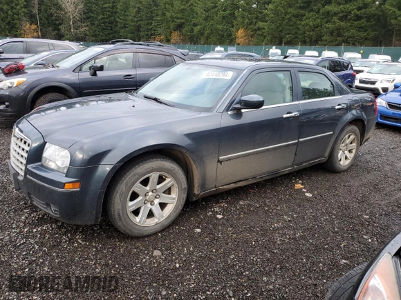2007 Chrysler 300 Signature with VIN 2C3KA53G87H634646, listed as a Copart auction lot 82410294 with 189,005 mi miles and Salvage Title. Bid and sale history available at carsss.com. Image 1.