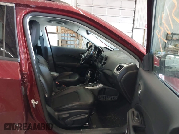 2021 Jeep Compass Altitude z VIN 3C4NJDBB0MT552227, wystawiony jako IAAI lot #41731839 z przebiegiem 34 453 mil mil oraz . Historia ofert i sprzedaży dostępna na DreamBid. Obrazek 5.