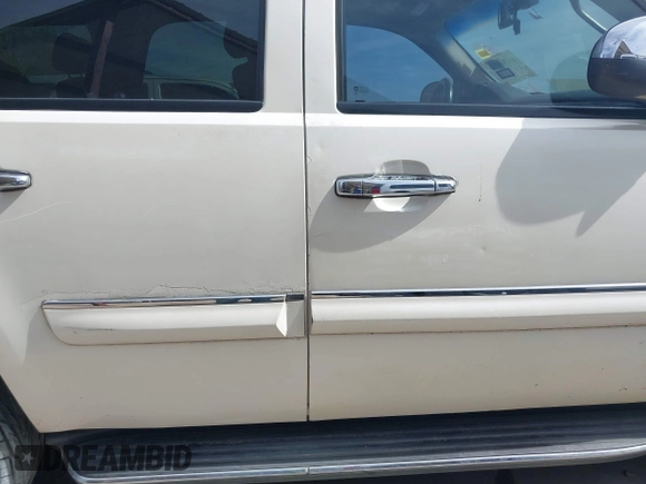 2008 Chevrolet Tahoe LTZ with VIN 1GNFK13078R190092, listed as a IAAI auction lot 41690795 with 147,041 mi miles and . Bid and sale history available at DreamBid. Image 12.