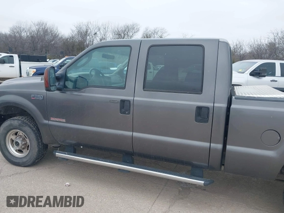 2004 Ford F-350 XL z VIN 1FTSW31P14ED94721, wystawiony jako IAAI lot #41591234 z przebiegiem 221 687 mil mil oraz . Historia ofert i sprzedaży dostępna na DreamBid. Obrazek 14.