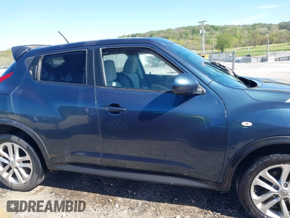2014 Nissan Juke SV with VIN JN8AF5MR7ET353547, listed as a IAAI auction lot 42019926 with Not Provided miles and . Bid and sale history available at carsss.com. Image 13.