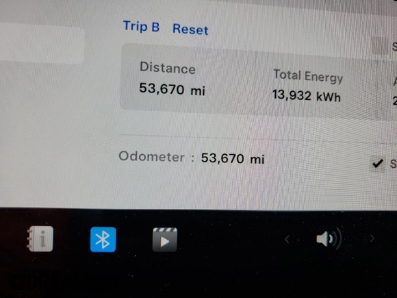 2023 Tesla Model 3 с VIN 5YJ3E1EA5PF641310, выставлен на аукционе Copart как лот 54759305 с пробегом 53 670 миль миль и Списание • Salvage title. История ставок и продаж доступна на DreamBid. Изображение 9.