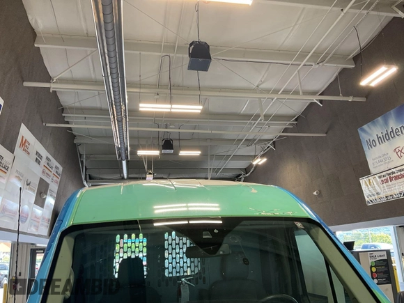 2018 Ford Transit with VIN 1FTYE1CM6JKB31142, listed as a IAAI auction lot 42785382 with 79,664 mi miles and . Bid and sale history available at DreamBid. Image 3.