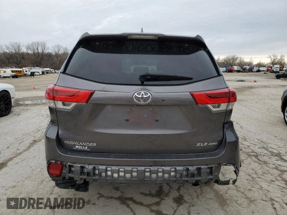 2018 Toyota Highlander SE with VIN 5TDJZRFH2JS497739, listed as a Copart auction lot 47561755 with 58,945 mi miles and Salvage title. Bid and sale history available at DreamBid. Image 6.