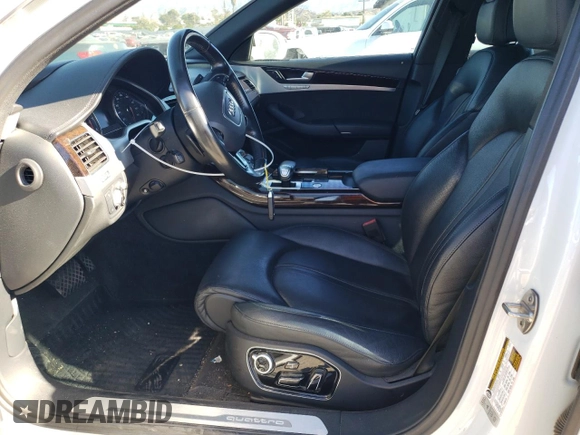2015 Audi A8 с VIN WAUJGAFD3FN030568, выставлен на аукционе Copart как лот 75785923 с пробегом 83 911 миль миль и . История ставок и продаж доступна на DreamBid. Изображение 7.