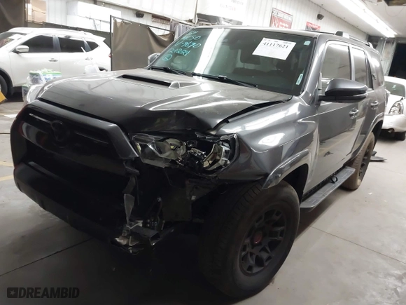 2022 Toyota 4Runner TRD Off Road Premium with VIN JTERU5JRXN6039670, listed as a IAAI auction lot 41117621 with 33,892 mi miles. Bid and sale history available at carsss.com. Image 18.