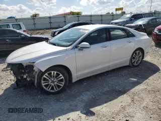 2013 Lincoln MKZ z VIN 3LN6L2G98DR804632, wystawiony jako Copart lot #56985055 z przebiegiem 128 509 mil mil oraz Szkoda całkowita • Salvage title. Historia ofert i sprzedaży dostępna na DreamBid. Obrazek 1.