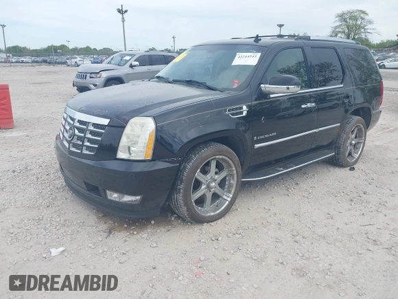 2007 Cadillac Escalade z VIN 1GYFK63847R144188, wystawiony jako IAAI lot #42244242 z przebiegiem 261 035 mil mil oraz . Historia ofert i sprzedaży dostępna na DreamBid. Obrazek 2.