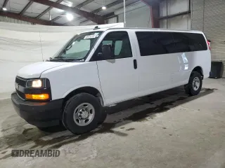 2022 Chevrolet Express Passenger LS z VIN 1GAZGNFP7N1272754, wystawiony jako Copart lot #73560924 z przebiegiem 25 492 mil mil oraz Czysty tytuł • Clean title. Historia ofert i sprzedaży dostępna na DreamBid. Obrazek 1.