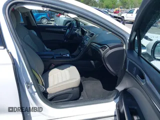 2018 Ford Fusion S z VIN 3FA6P0UU1JR204607, wystawiony jako IAAI lot #41985269 z przebiegiem 116 517 mil mil oraz . Historia ofert i sprzedaży dostępna na DreamBid. Obrazek 5.
