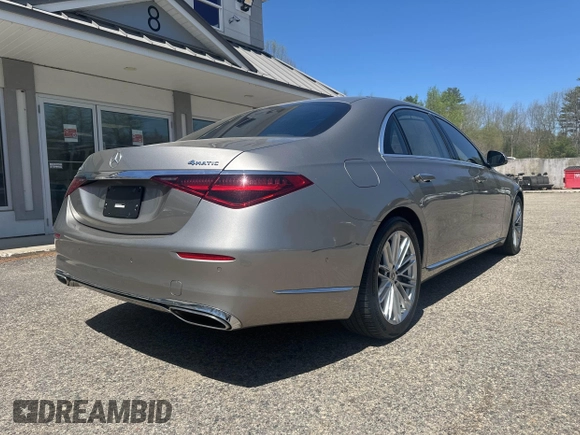 2021 Mercedes-Benz S 580 with VIN W1K6G7GB5MA038965, listed as a IAAI auction lot 42168395 with 90,055 mi miles and . Bid and sale history available at carsss.com. Image 4.
