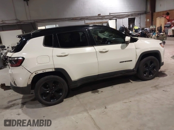 2018 Jeep Compass Latitude with VIN 3C4NJDBB6JT453973, listed as a IAAI auction lot 41153555 with 105,210 mi miles. Bid and sale history available at carsss.com. Image 4.
