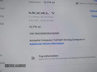 2024 Tesla Model Y Long Range z VIN 7SAYGDEE1RA323921, wystawiony jako IAAI lot #42027195 z przebiegiem 13 774 mil mil oraz . Historia ofert i sprzedaży dostępna na DreamBid. Obrazek 15.