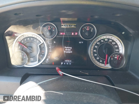 2017 Ram 1500 Outdoorsman z VIN 1C6RR7GT1HS677099, wystawiony jako IAAI lot #41796138 z przebiegiem 144 732 mil mil oraz . Historia ofert i sprzedaży dostępna na DreamBid. Obrazek 7.