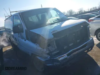 2011 Ford Econoline Passenger XL z VIN 1FBSS3BL8BDA11484, wystawiony jako IAAI lot #41532204 z przebiegiem 309 062 mil mil oraz . Historia ofert i sprzedaży dostępna na DreamBid. Obrazek 1.
