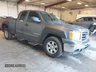 2011 GMC Sierra 1500 SLE z VIN 1GTR2VE32BZ453732, wystawiony jako IAAI lot #42282322 z przebiegiem 210 624 mil mil oraz . Historia ofert i sprzedaży dostępna na DreamBid. Obrazek 1.