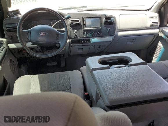 2006 Ford F-250 XL z VIN 1FTSW21P66EA29769, wystawiony jako Copart lot #56728845 z przebiegiem Nie podano mil oraz Szkoda całkowita • Salvage title. Historia ofert i sprzedaży dostępna na DreamBid. Obrazek 8.