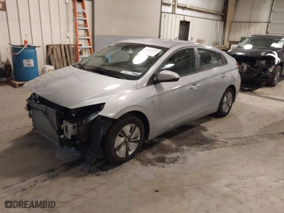 2020 Hyundai Ioniq Hybrid Blue with VIN KMHC65LC4LU213542, listed as a IAAI auction lot 41361881 with 120,250 mi miles. Bid and sale history available at carsss.com. Image 2.