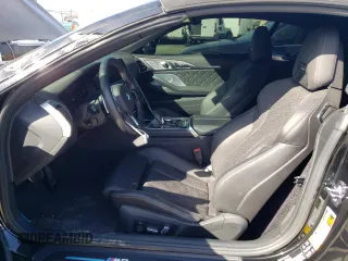 2022 BMW M8 Competition z VIN WBSDZ0C01NCJ91249, wystawiony jako Copart lot #49842513 z przebiegiem 6 187 mil mil oraz . Historia ofert i sprzedaży dostępna na DreamBid. Obrazek 7.